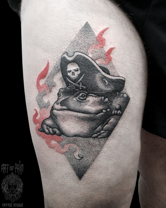 Татуировка мужская графика на бедре жаба – Мастер тату: Николай Орф