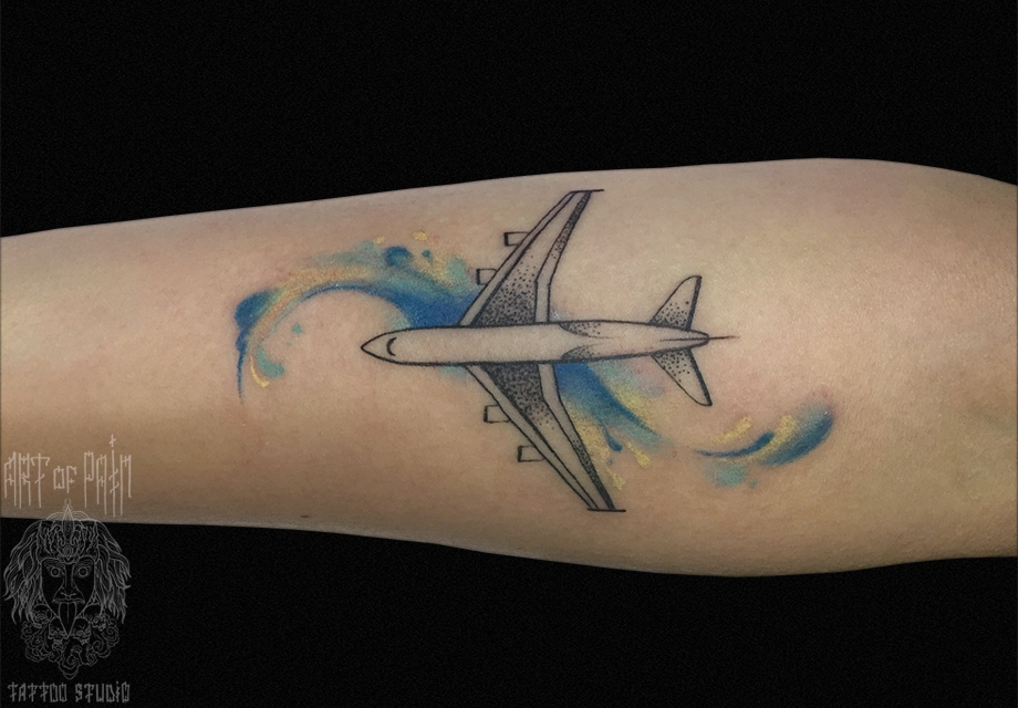 Татуировка женская акварель на предплечье самолет – Мастер тату: 