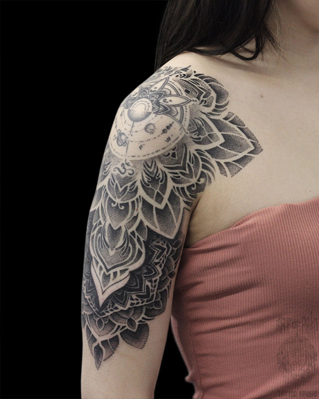 Татуировка женская орнаментал на плече рукав-мандала – Мастер тату: Надежда Полякова