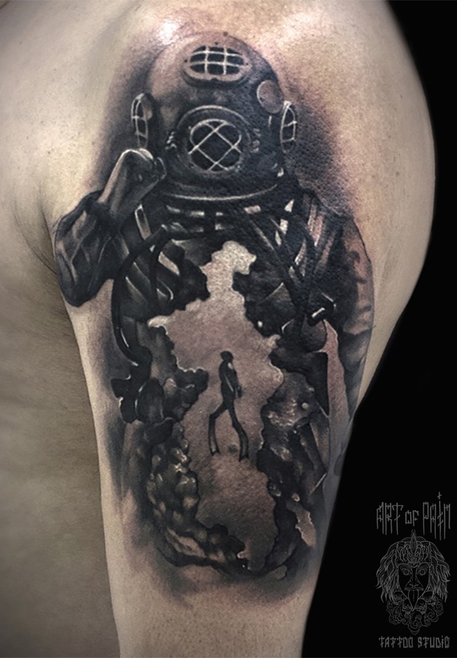 Татуировка мужская black&grey на плече водолаз – Мастер тату: 