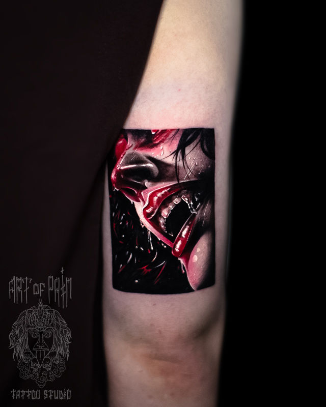 Татуировка женская реализм на руке вампир – Мастер тату: Дмитрий Шейб