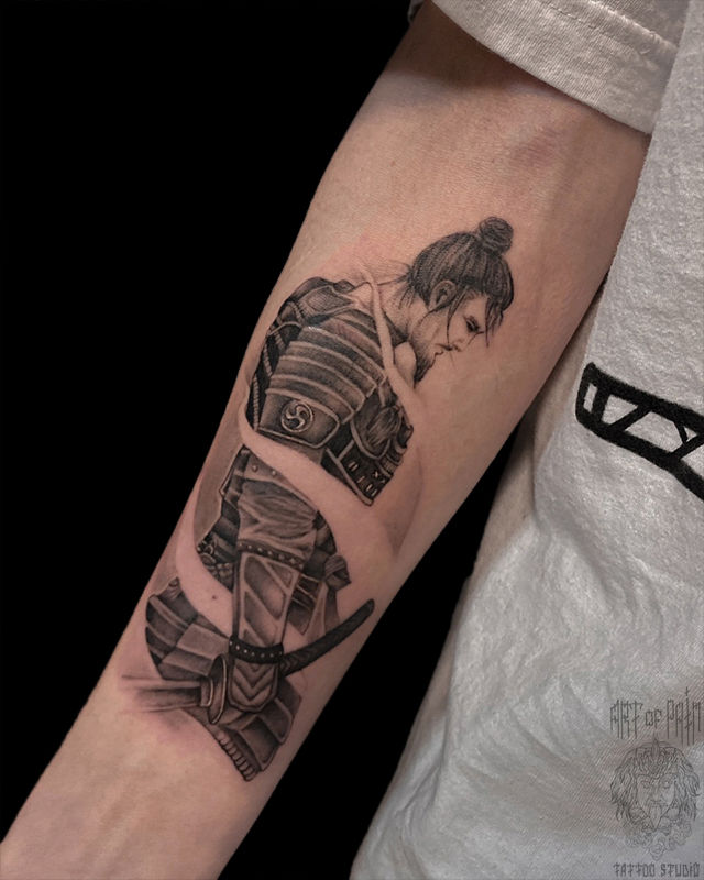 Татуировка мужская графика на предплечье самурай – Мастер тату: Анастасия Nevra