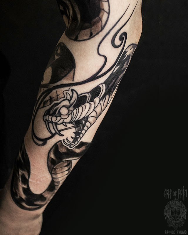 Татуировка женская япония на предплечье змея и кинжал – Мастер тату: 