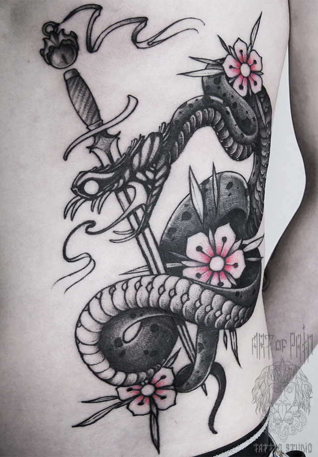 Татуировка мужская дотворк на животе змея и сакура – Мастер тату: 