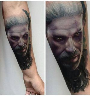 Татуировка с портретом ведьмака Геральта (Witcher 3) в стиле хоррор