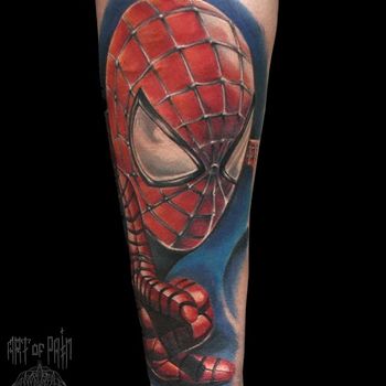 Татуировка мужская реализм на предплечье человек-паук