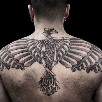 Татуировка мужская графика на спине орел