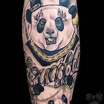 Татуировка мужская black&grey на голени панды