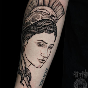 Татуировка женская графика на предплечье Афина
