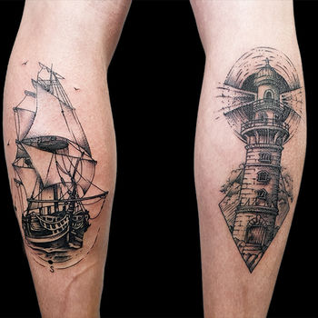 Татуировка мужская графика на голени корабль и маяк