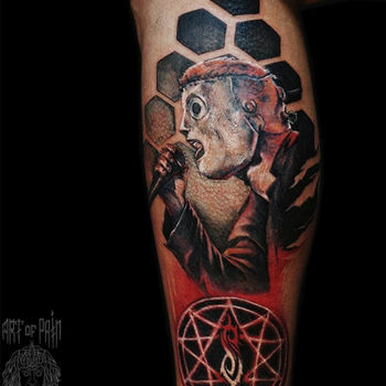 Татуировка мужская графика на голени Slipknot