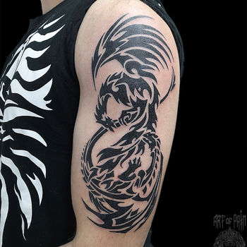 Татуировка мужская графика на плече дракон
