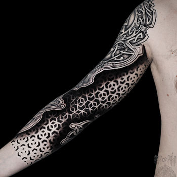 Татуировка мужская кельтика и орнаментал тату-рукав узор