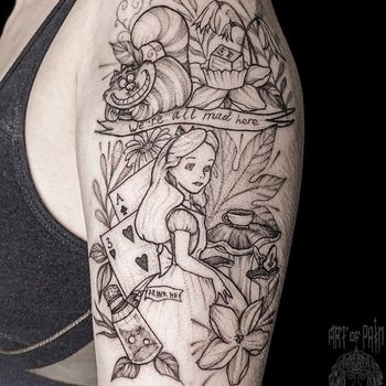 Татуировка женская графика на плече Алиса в стране чудес