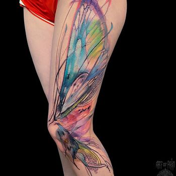Татуировка женская акварель на ноге крыло бабочки