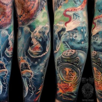 Татуировка мужская реализм на голени подводный мир