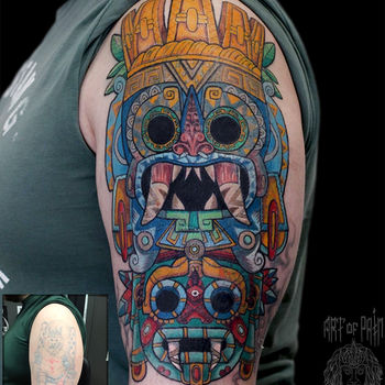 Татуировка мужская нью скул на плече майя кавер