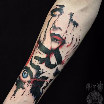 Татуировка мужская акварель на предплечье девушка и глаз