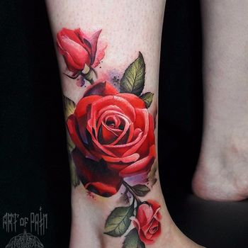 Татуировка женская реализм на щиколотке роза