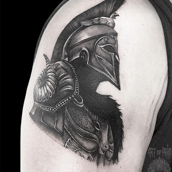 Татуировка мужская реализм на плече воин