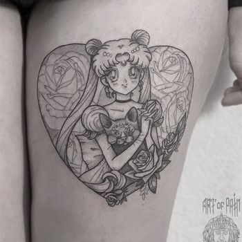 Татуировка женская графика на бедре сейлор мун в сердце