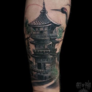 Татуировка мужская япония на предплечье пагода