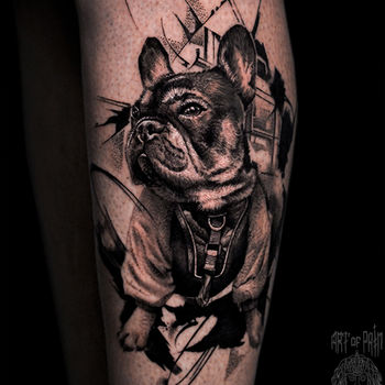Татуировка женская реализм на голени собака