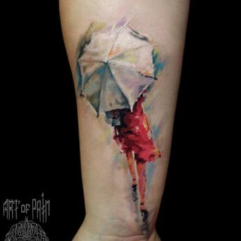 Татуировка мужская акварель на запястье девушка с зонтиком
