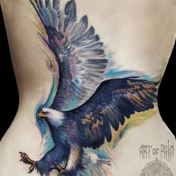 Татуировка женская акварель на спине орел