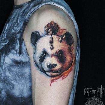 Татуировка мужская акварель на плече панда