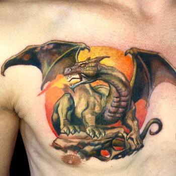 Татуировка мужская фентези на груди дракон