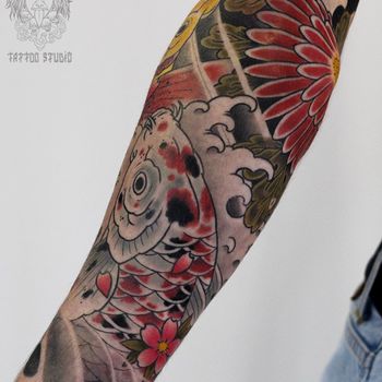 Татуировка мужская япония на предплечье 2 карпа