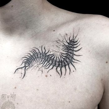 Татуировка мужская графика на груди мукаде