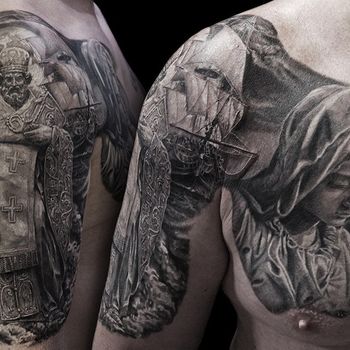  Татуировка мужская Black&Grey на плече: Митрополит и Дева Мария