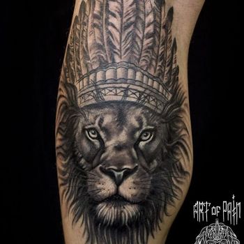 Татуировка мужская Black&Grey на икре лев