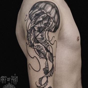 Татуировка мужская Black&Grey на плече медуза