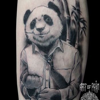 Татуировка мужская Black&Grey на предплечье панда