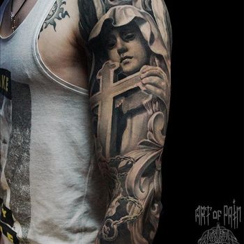  Татуировка мужская Black&Grey на плече религиозная