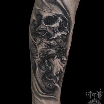 Татуировка мужская Black&Grey на икре волк