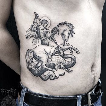 Татуировка мужская графика на боку Георгий победоносец и дракон