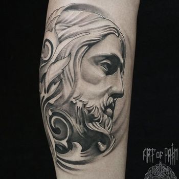 Татуировка мужская чикано на икре портрет