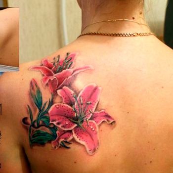 Татуировка женская реализм на лопатке орхидея