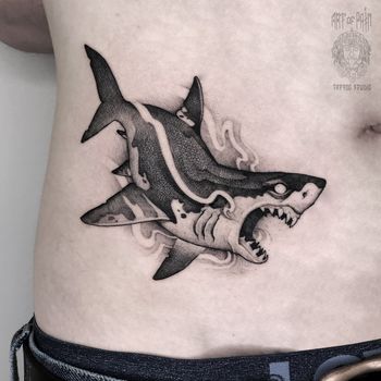 Татуировка женская дотворк на животе акула