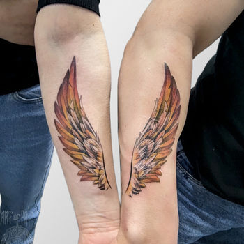 Татуировка парная графика на предплечьях крылья