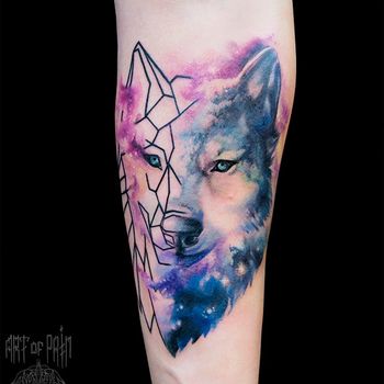 Татуировка мужская фентези на предплечье волк
