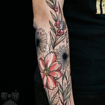Татуировка женская акварель на предплечье цветы