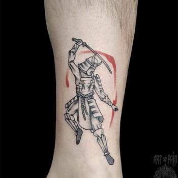 Татуировка мужская графика на голени самурай с оружием