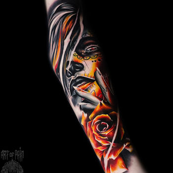 Татуировка мужская реализм на руке девушка и роза