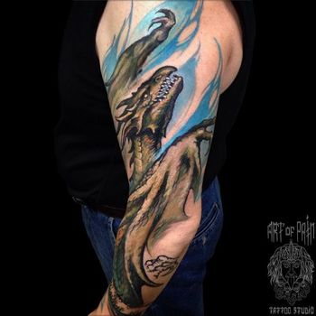 Татуировка мужская фентези рукав летящий дракон