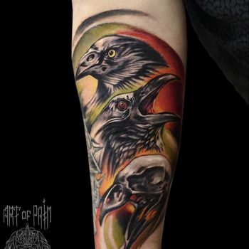 Татуировка мужская фентези на предплечье птицы